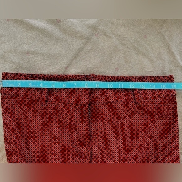 Ann Taylor Cropped Pixie Ankle Pants Women’s Size 2 Geometric Red/Black … - Picture 7 of 10